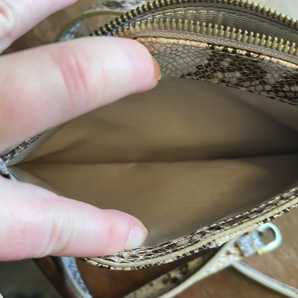 HOBO Metallic Snake Print crossbody/shoulder/wristlet NWT plus Dust bag!! - Picture 12 of 16